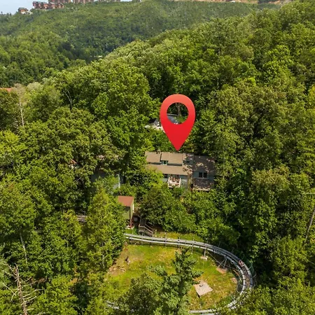 Whiskey Ridge Lodge: 1940s Gem with City Views and Custom Game Room Gatlinburg Exterior photo