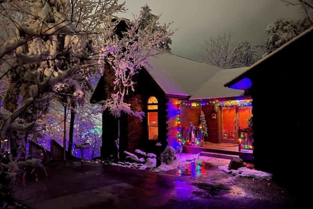 Whiskey Ridge Lodge: 1940s Gem With Views And Custom Game * Gatlinburg