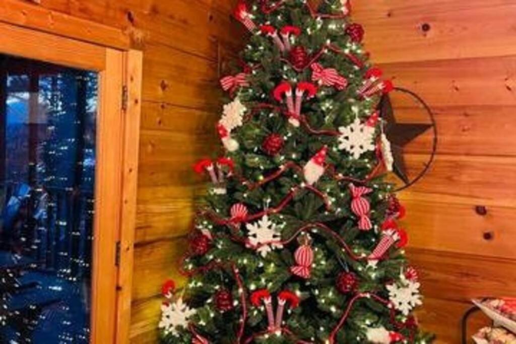 Whiskey Ridge Lodge: 1940s Gem With Views And Custom Game Gatlinburg