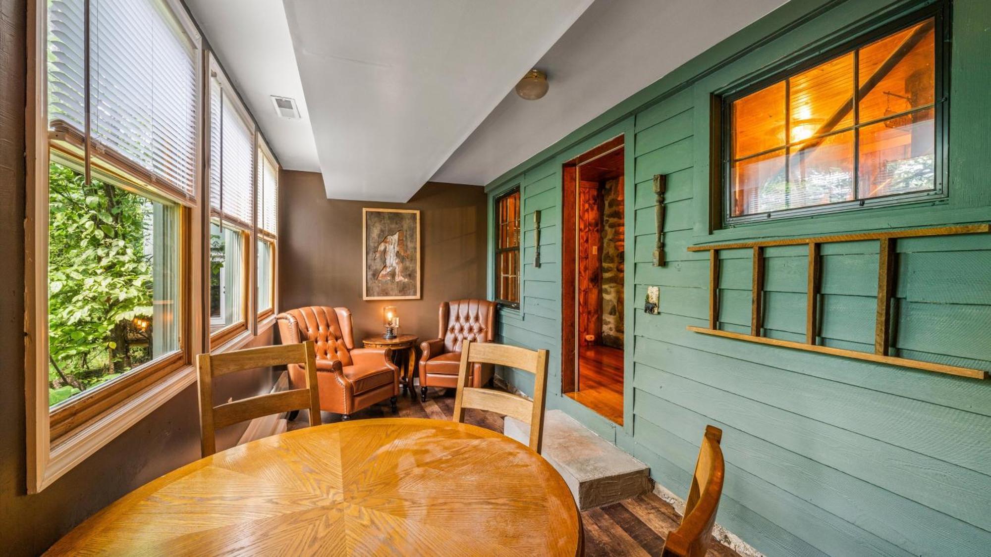 Whiskey Ridge Lodge: 1940s Gem With Views And Custom Game Gatlinburg
