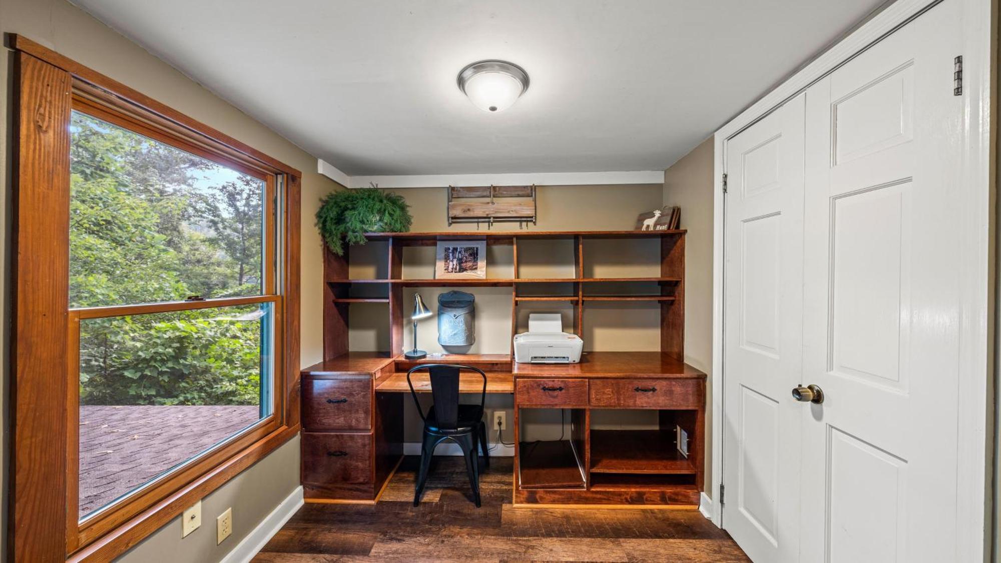 Whiskey Ridge Lodge: 1940s Gem With Views And Custom Game *