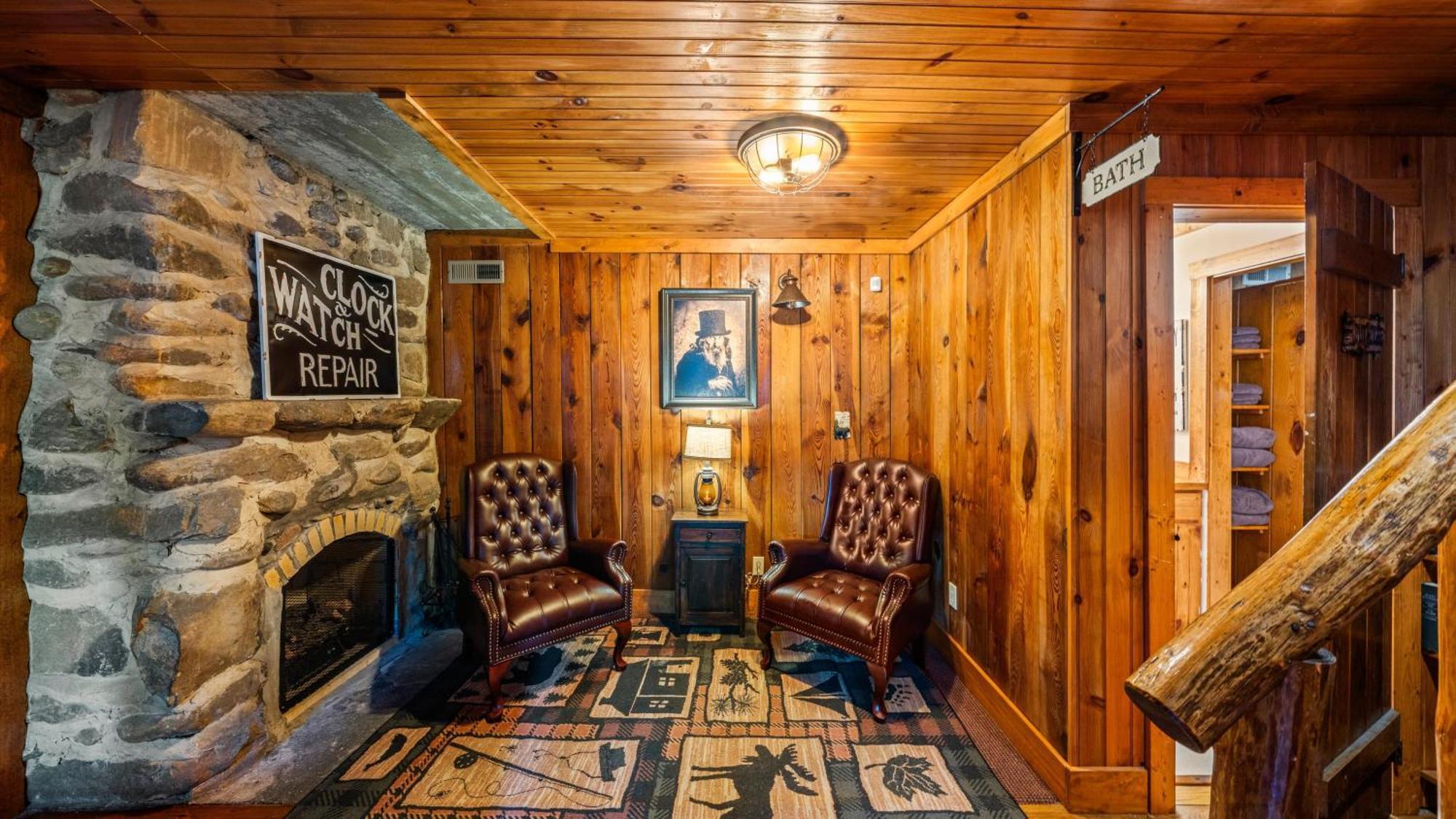 Whiskey Ridge Lodge: 1940s Gem With Views And Custom Game * Gatlinburg