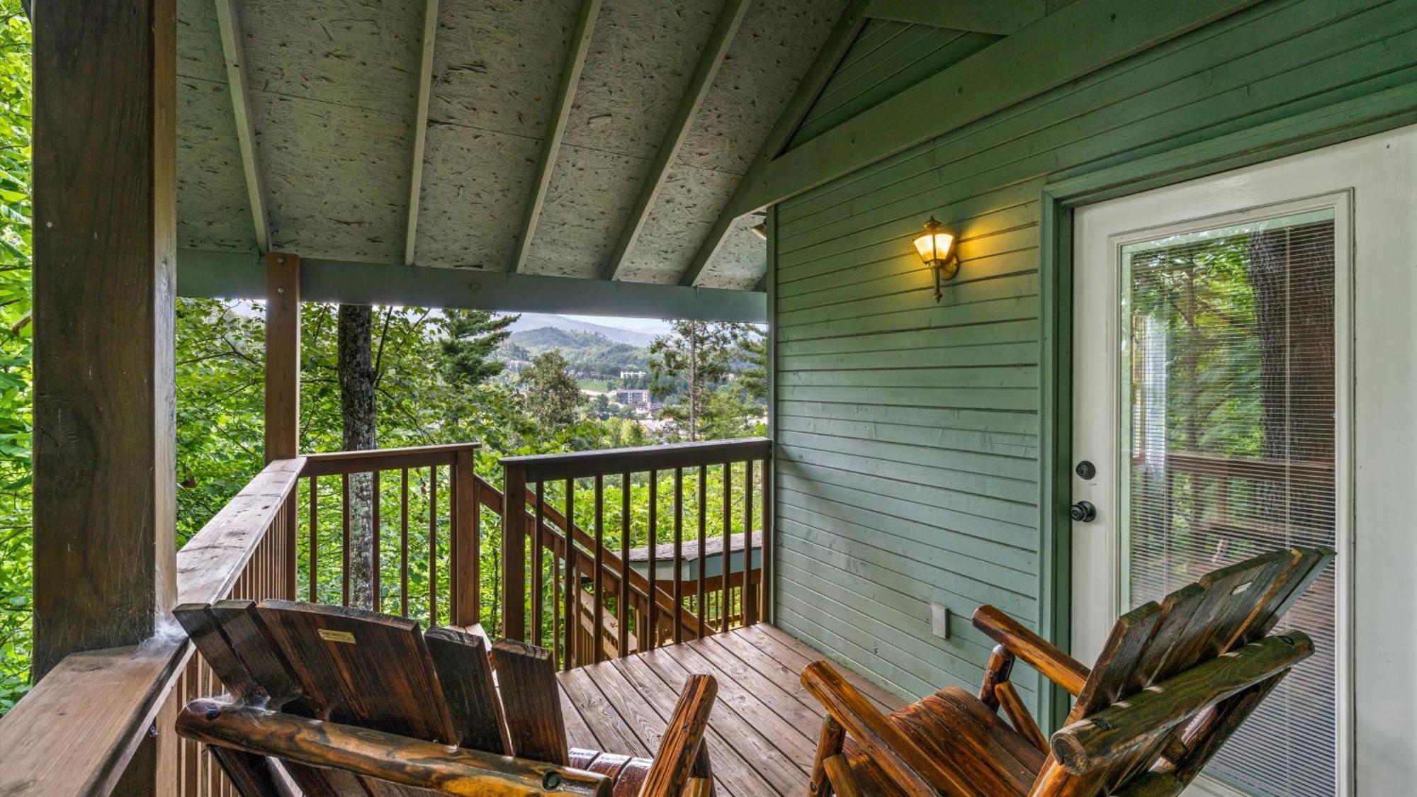Whiskey Ridge Lodge: 1940s Gem With Views And Custom Game * Gatlinburg