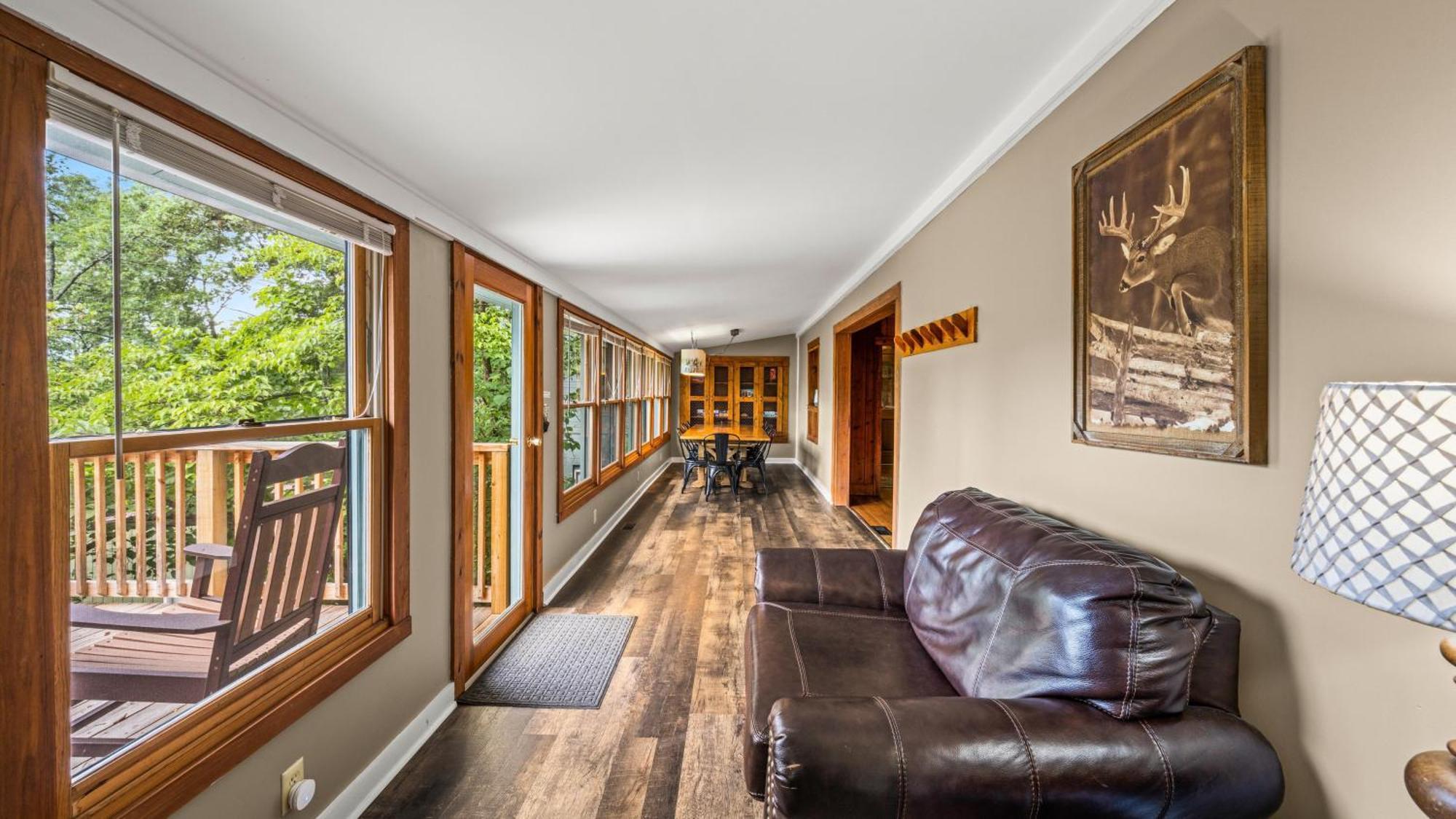Whiskey Ridge Lodge: 1940s Gem With Views And Custom Game *