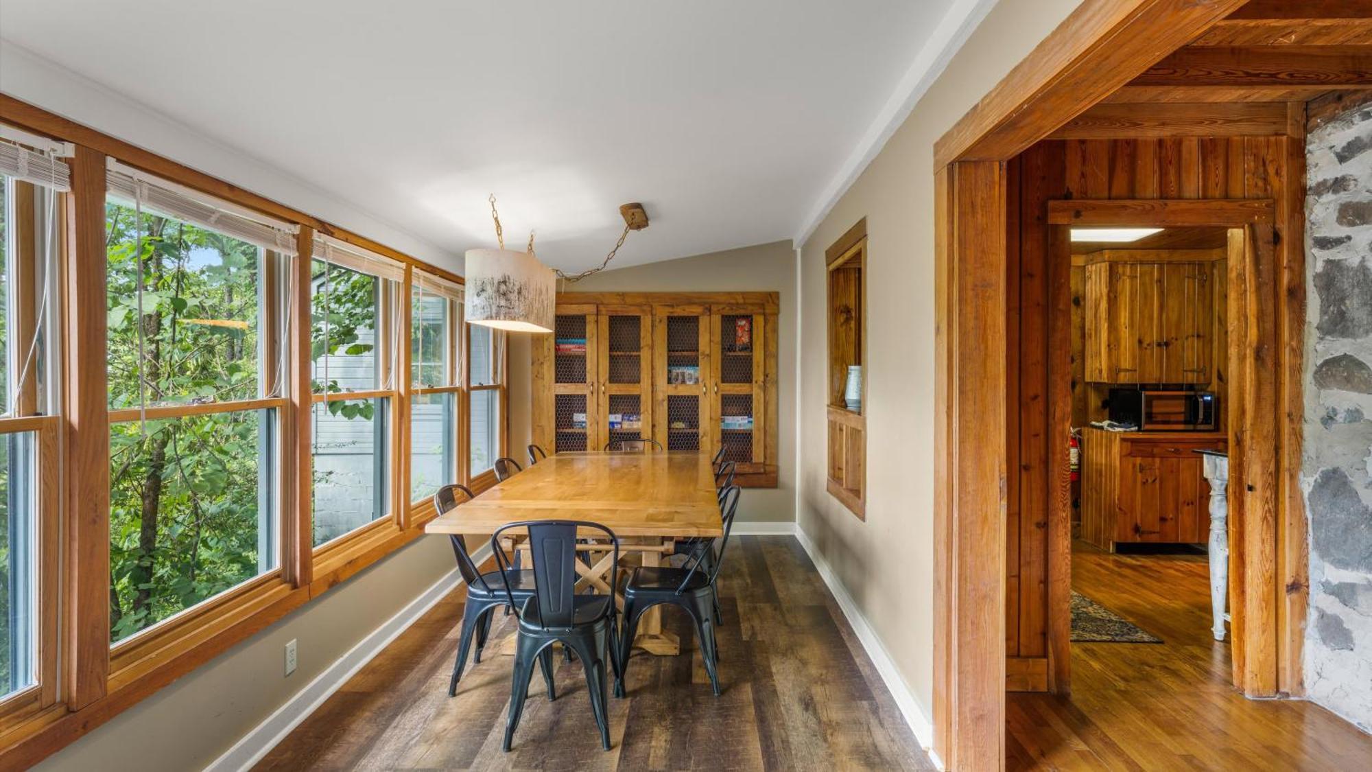 Whiskey Ridge Lodge: 1940s Gem With Views And Custom Game * Gatlinburg