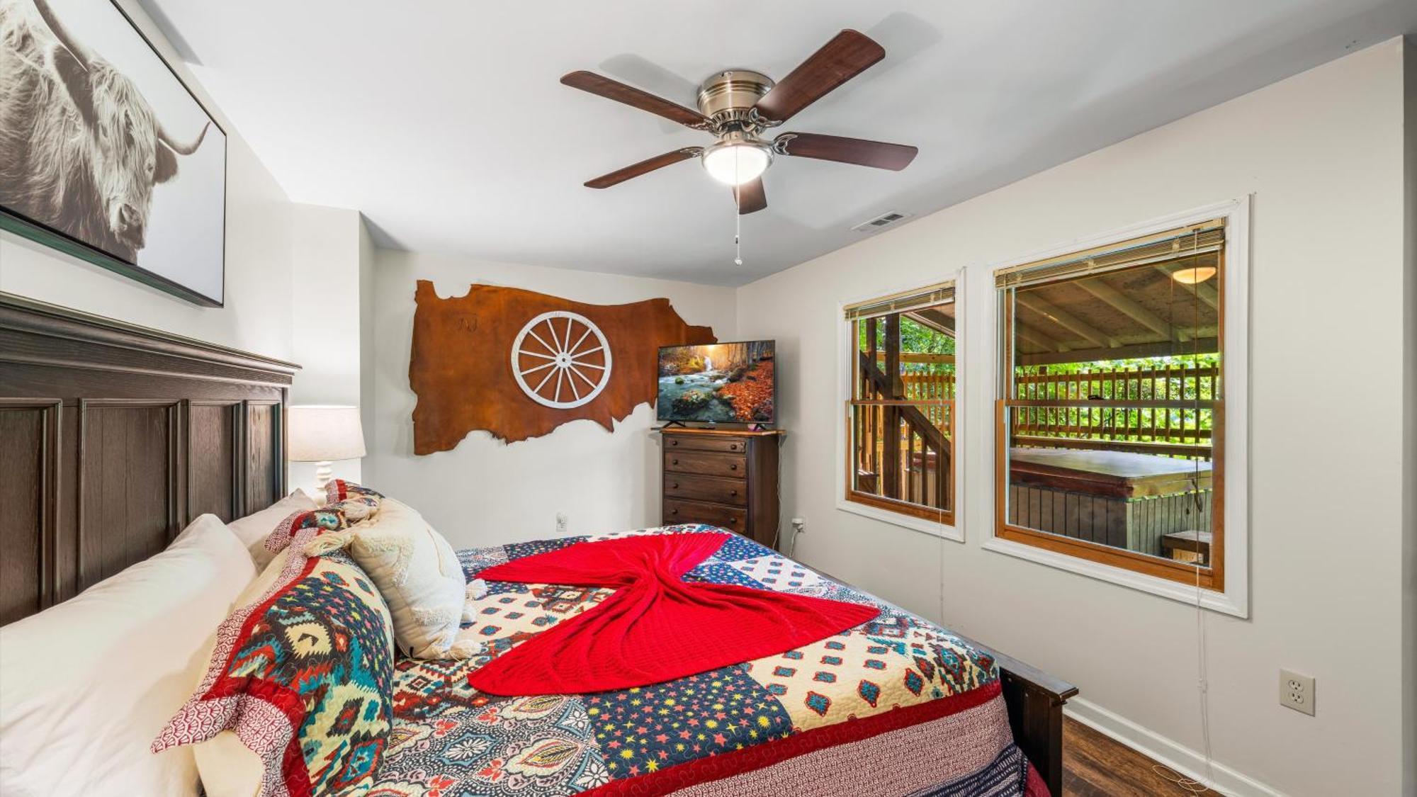 Holiday home Whiskey Ridge Lodge: 1940s Gem With Views And Custom Game