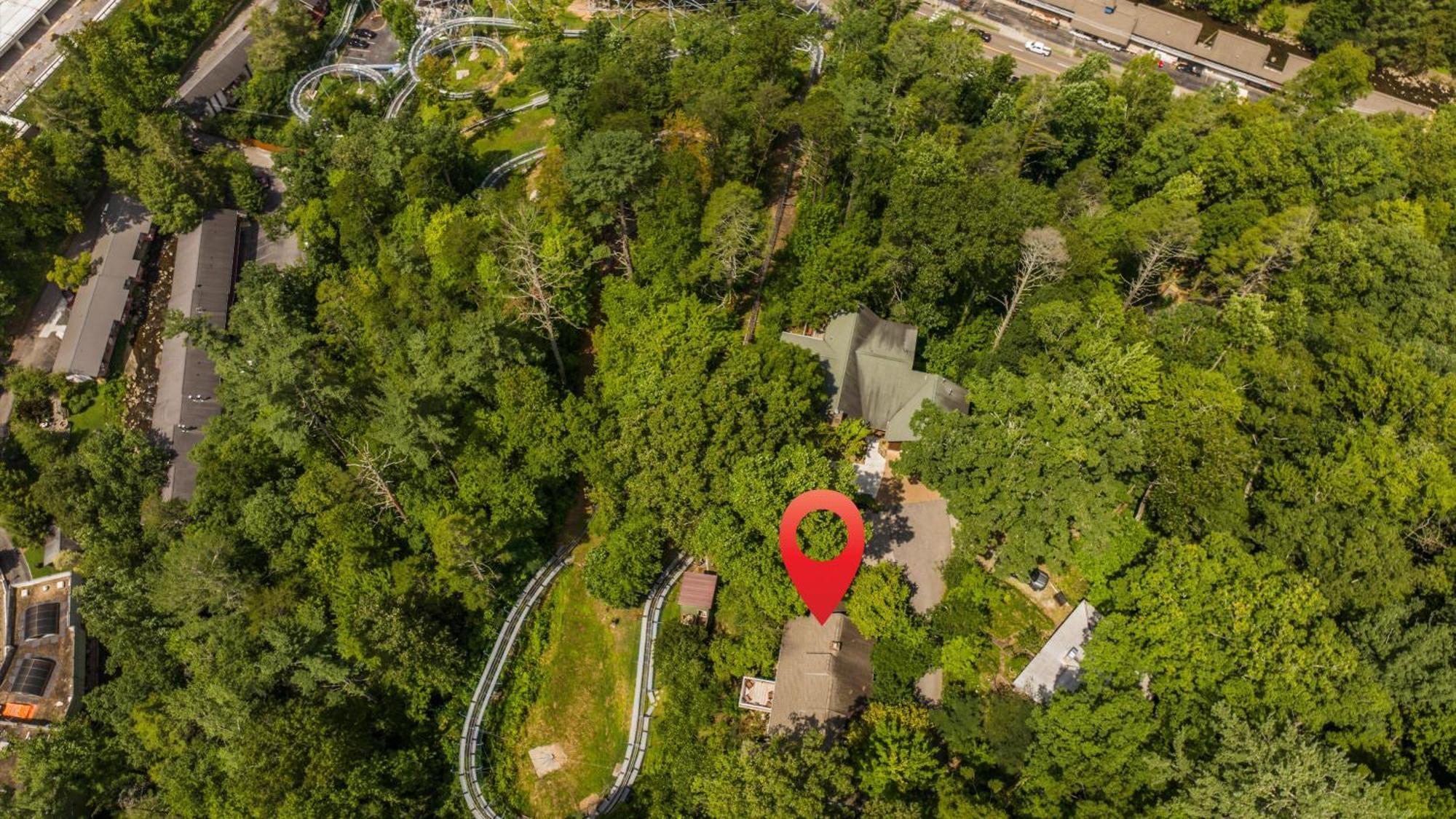 Whiskey Ridge Lodge: 1940s Gem With Views And Custom Game *