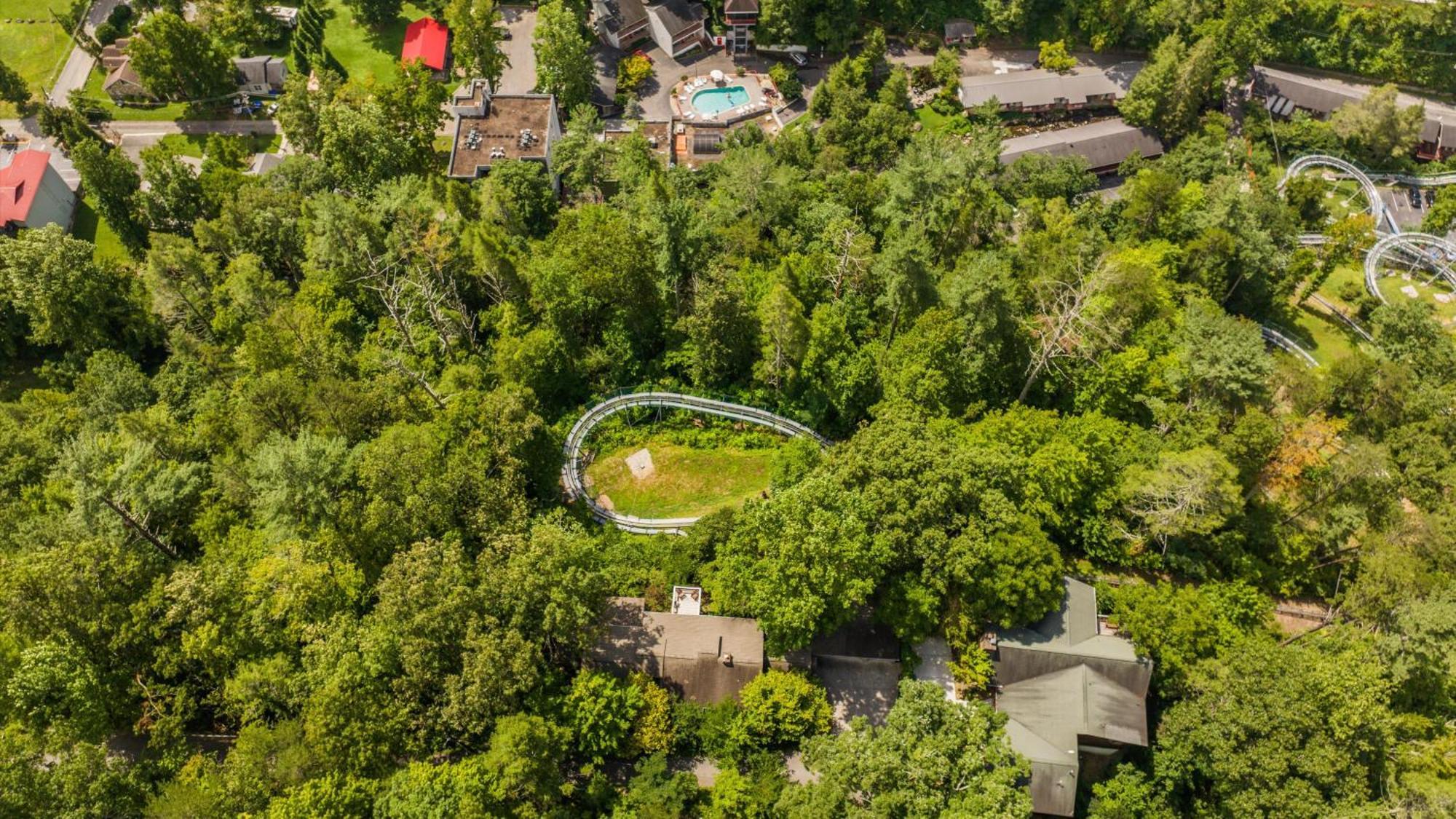 Holiday home Whiskey Ridge Lodge: 1940s Gem With Views And Custom Game Gatlinburg
