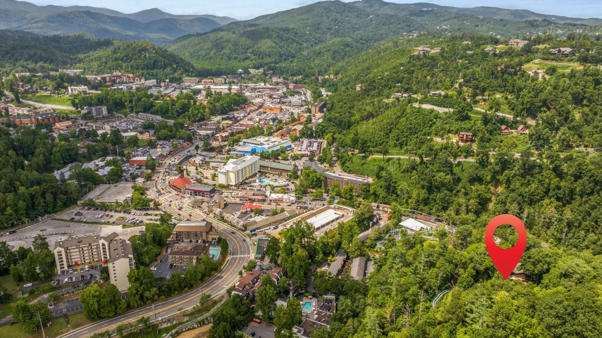Whiskey Ridge Lodge: 1940s Gem With Views And Custom Game Gatlinburg