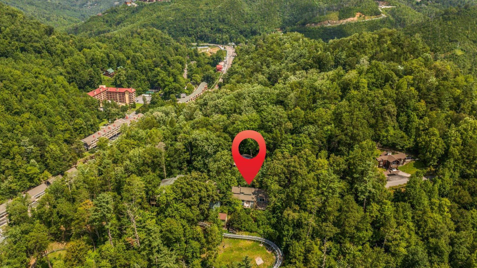 Whiskey Ridge Lodge: 1940s Gem With Views And Custom Game Holiday home *