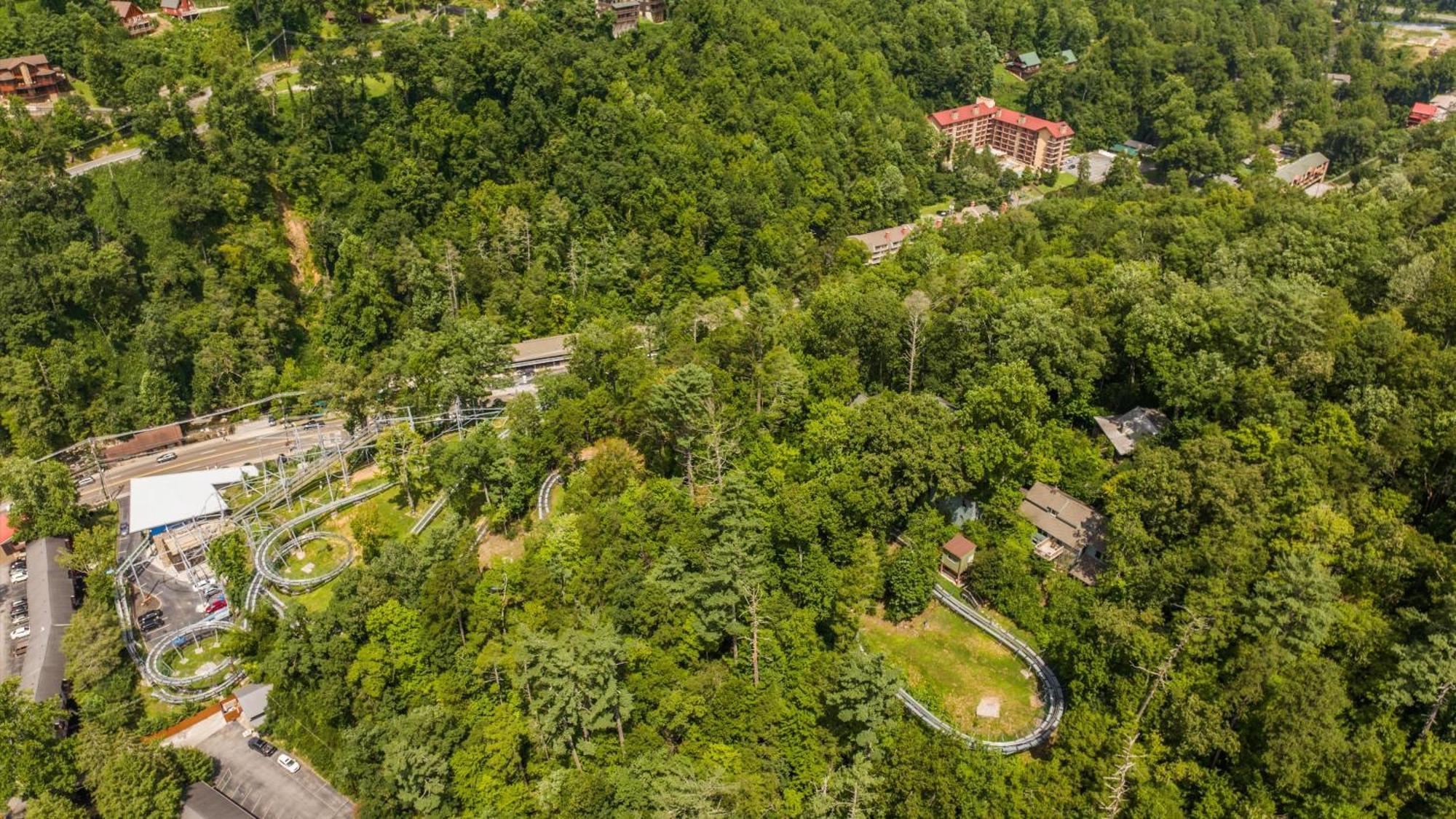 Holiday home Whiskey Ridge Lodge: 1940s Gem With Views And Custom Game