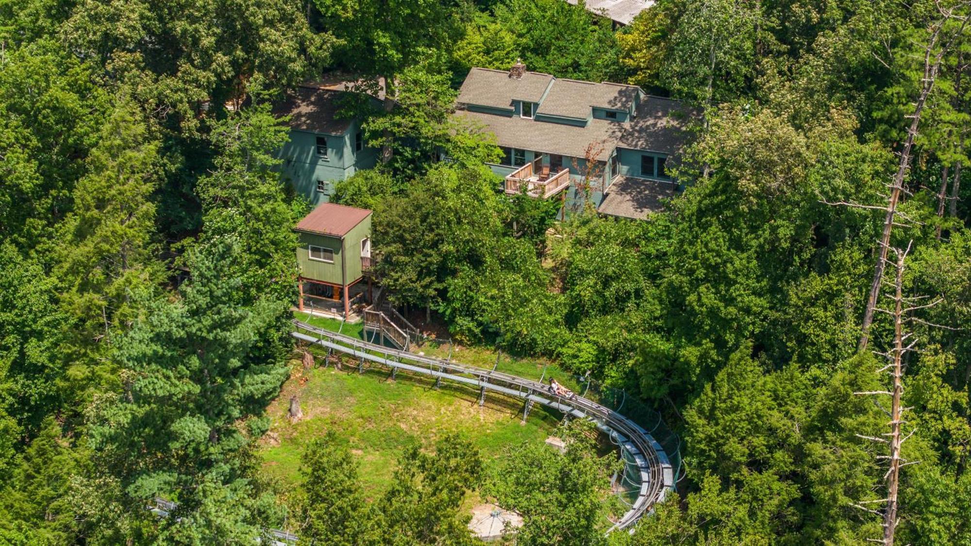 Whiskey Ridge Lodge: 1940s Gem With Views And Custom Game Gatlinburg